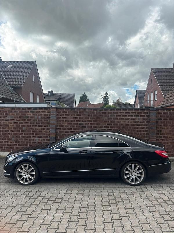 Schwarz Gebraucht 2014 Mercedes CLS350 Limousine | 15.699 € (Fairer Preis) - Bild 1/4