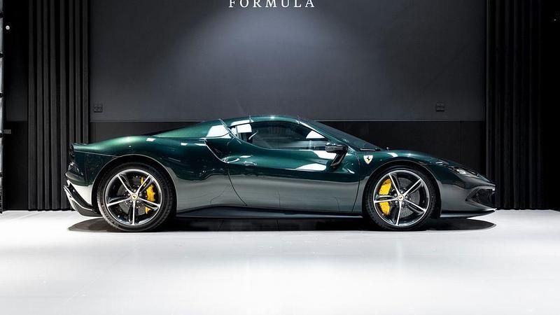 Neu Ferrari 296 829 PS (609 kW) 2025 Grün Cabrio