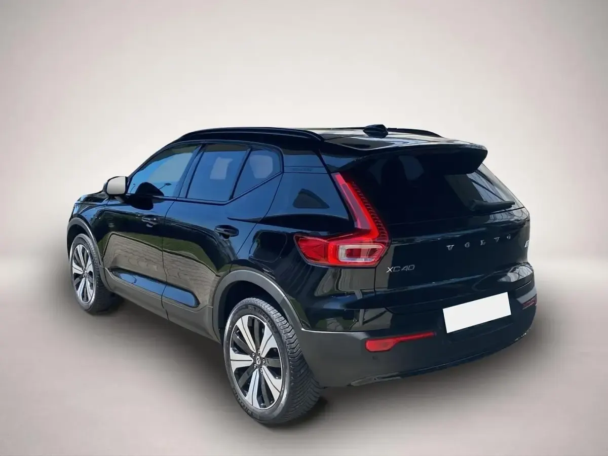 Gebraucht Volvo XC40 Plus 169 kW (231 PS) 2023 Manufacturer SUV