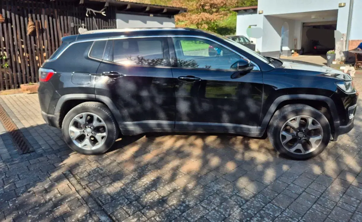 Used Jeep Compass Limited 170 HP (125 kW) 2019 Black SUV