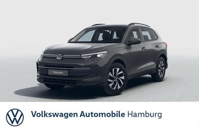 Grau (uranograu) Neu 2025 VW Tiguan Life SUV | 45.415 € (Fairer Preis) - Bild 1/4