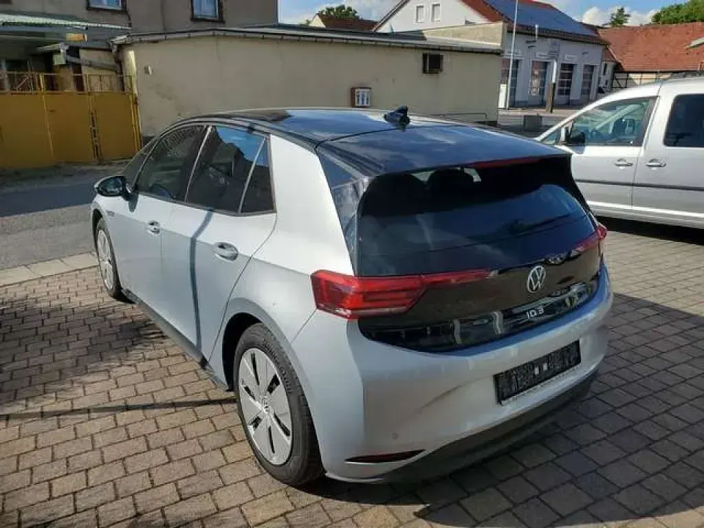 Gebraucht VW ID.3 Pure 110 kW (150 PS) 2022 Scale silver metallic (metallic) Kleinwagen