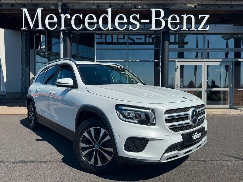 Weiß Gebraucht 2022 Mercedes GLB180 Style SUV | 31.480 € (Fairer Preis) - Bild 1/4