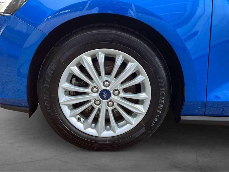 Gebraucht Ford Focus Titanium 155 PS (114 kW) 2021 Blau Kombi