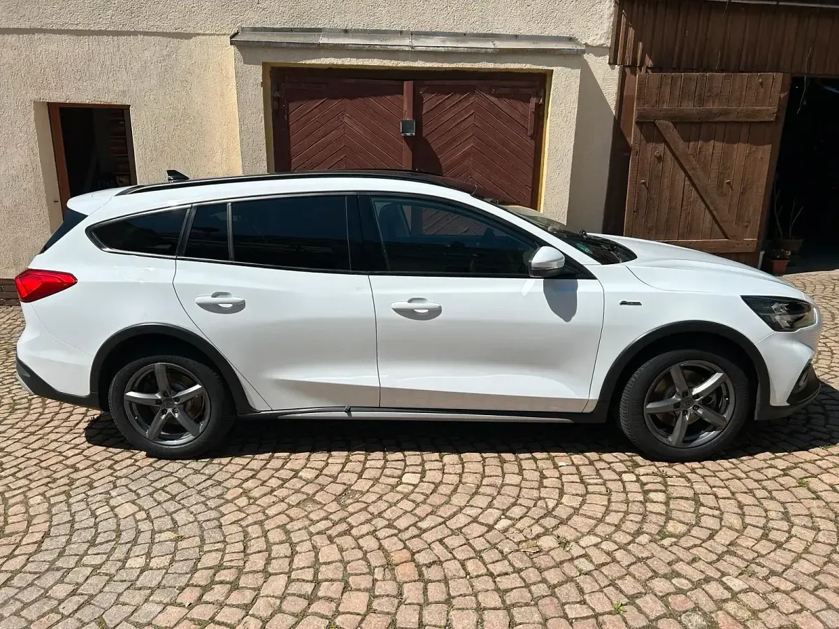 Gebraucht Ford Focus 150 PS (110 kW) 2019 Weiß Kombi