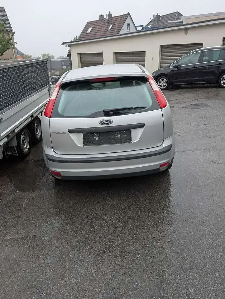 Gebraucht Ford Focus Trend 80 PS (58 kW) 2005 Limousine