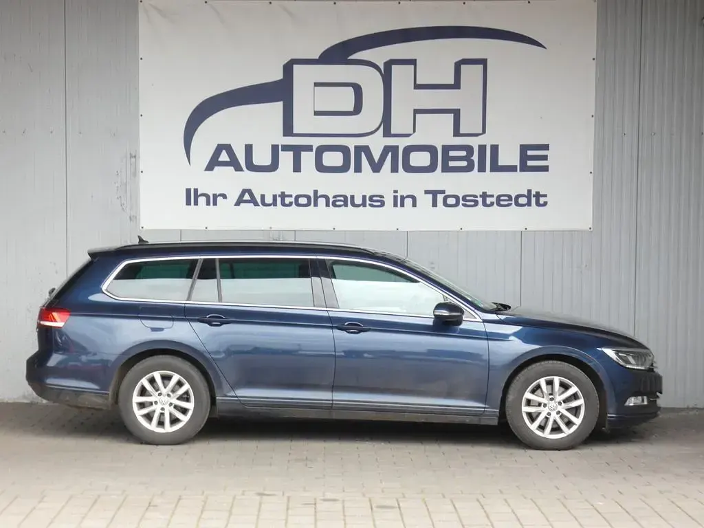 Gebraucht VW Passat 150 PS (110 kW) 2016 Blau Kombi