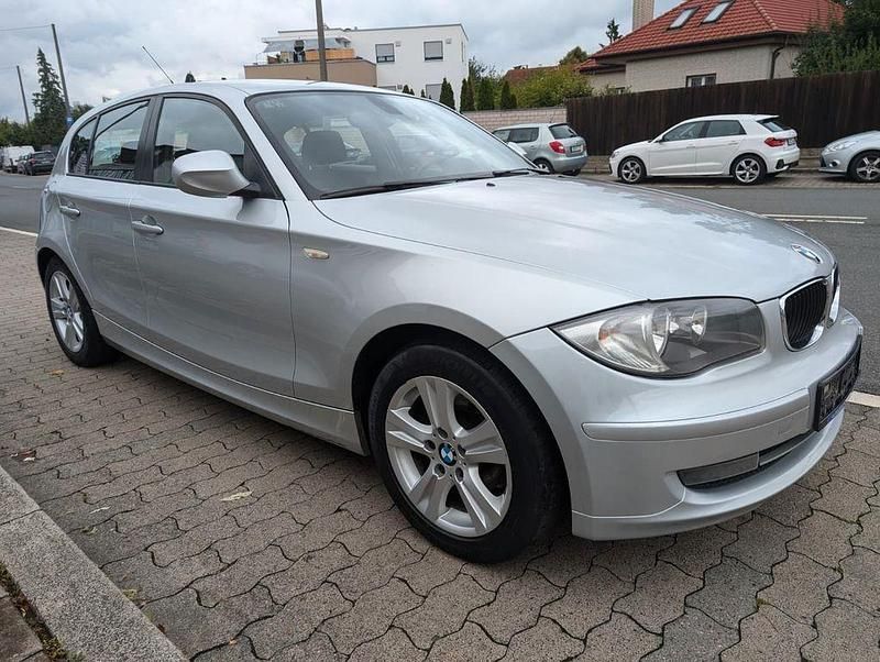 Silber Gebraucht 2011 BMW 116 Advantage Kleinwagen | 3.800 € (Fairer Preis) - Bild 1/4