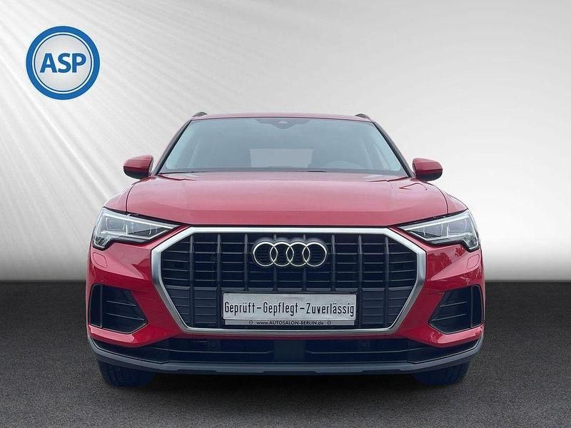 Gebraucht Audi Q3 Ambiente 150 PS (110 kW) 2022 Rot (tangorot metallic) SUV