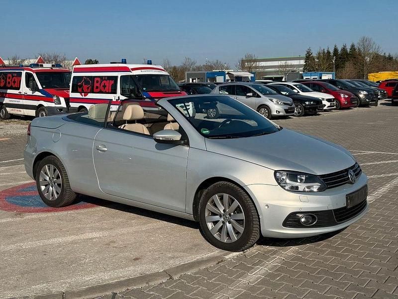 Gebraucht VW Eos Basis 140 PS (102 kW) 2013 Gold Cabrio