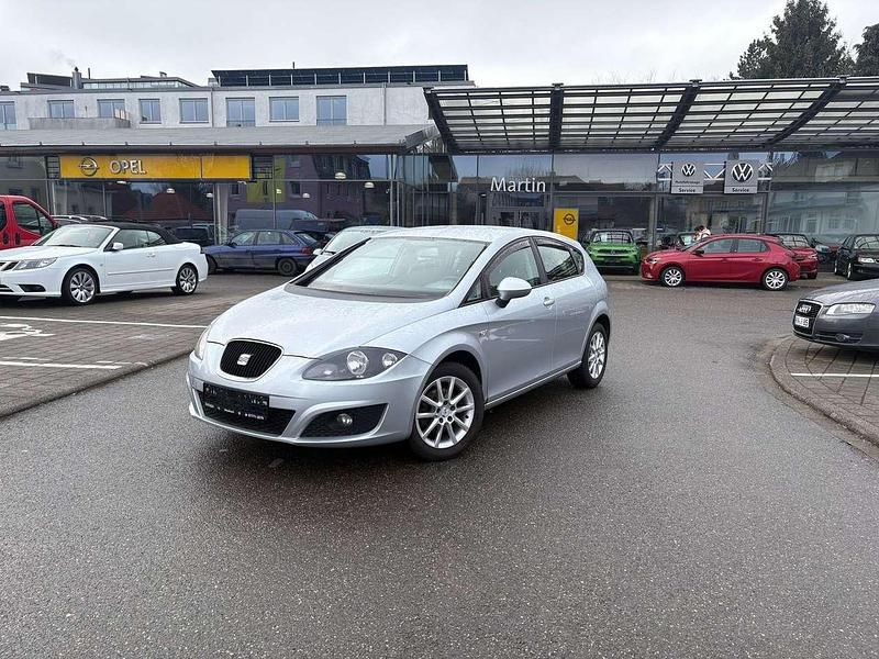 Grau Gebraucht 2011 Seat Leon Style Kleinwagen | 3.980 € (Fairer Preis) - Bild 1/4