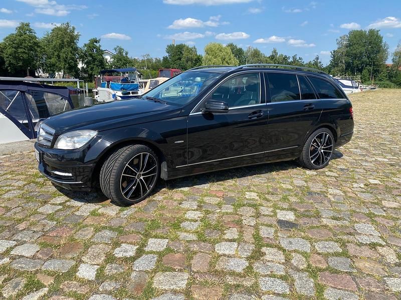 Schwarz Gebraucht 2009 Mercedes C350 Kombi | 5.500 € (Fairer Preis) - Bild 1/4