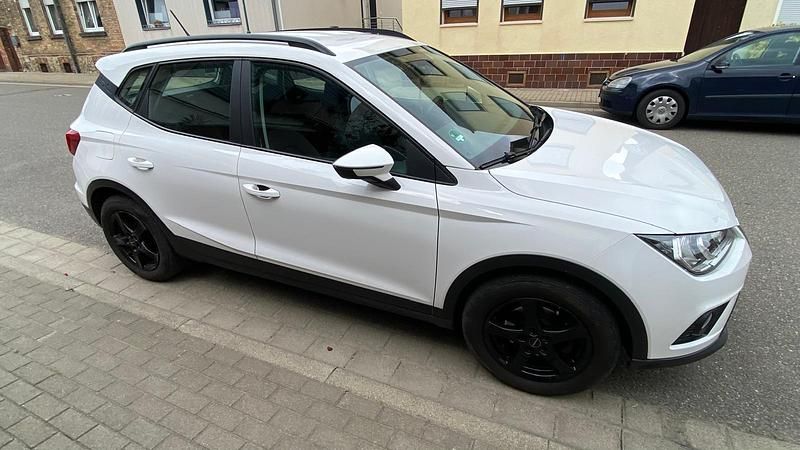 Weiß Gebraucht 2021 Seat Arona Style SUV | 14.500 € (Superpreis) - Bild 1/4