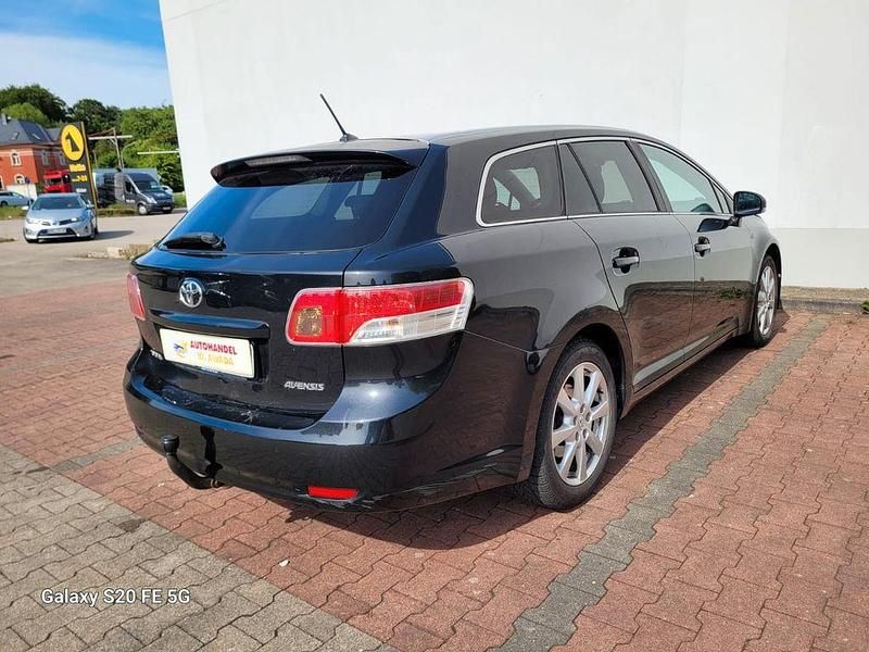 Gebraucht Toyota Avensis Executive 177 PS (130 kW) 2010 Schwarz Kombi