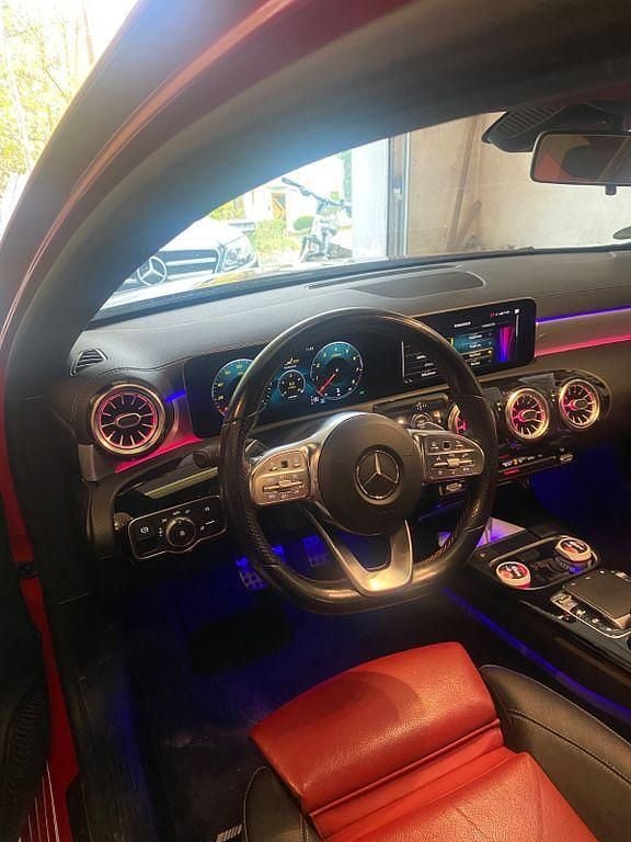 Rot Gebraucht 2018 Mercedes A250 Limousine | 17.500 € (Superpreis) - Bild 1/4