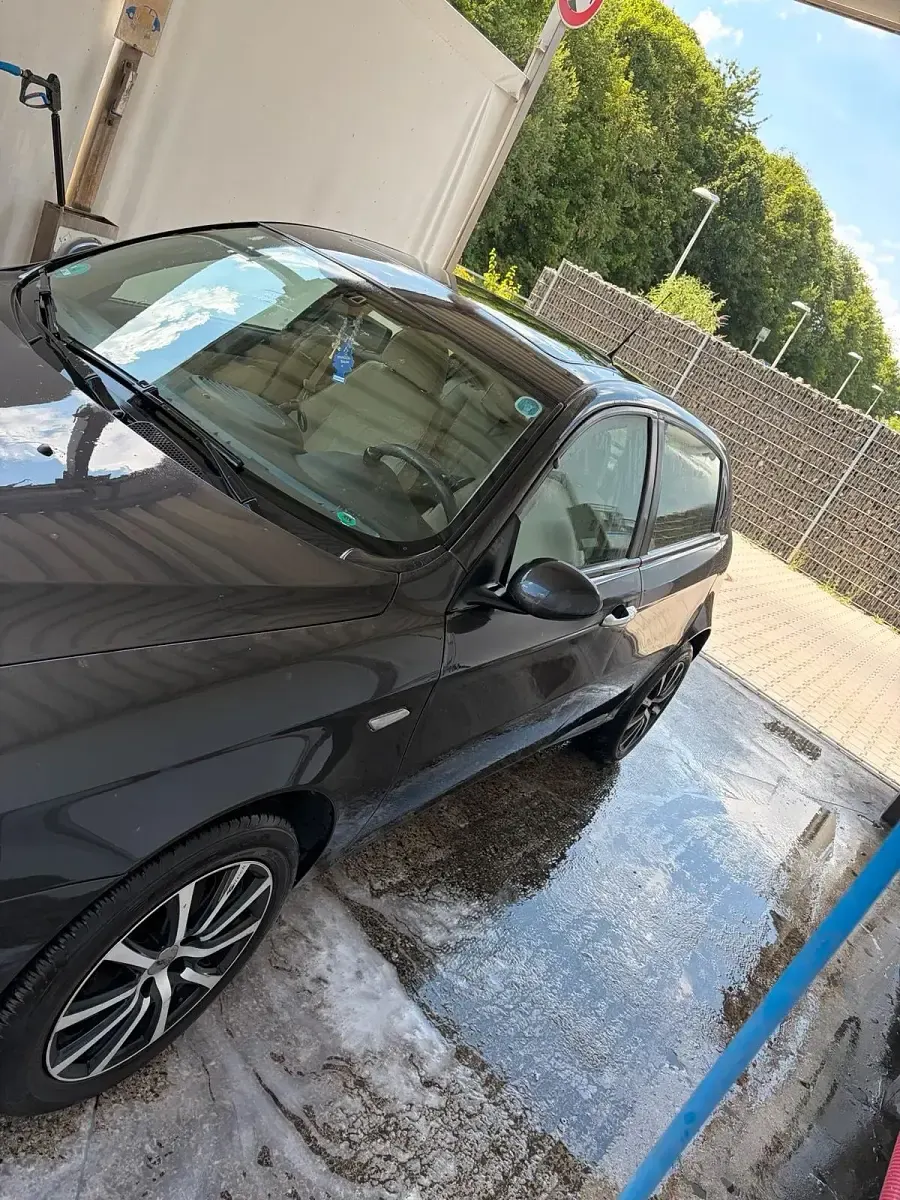 Gebraucht Alfa Romeo 147 105 PS (77 kW) 2005 Grau Kleinwagen