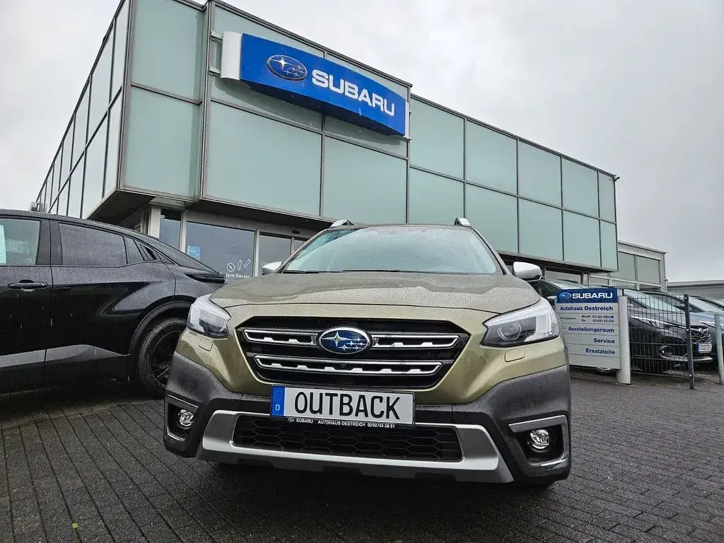 Gebraucht Subaru Outback Platinum 169 PS (124 kW) 2023 Grün Kombi