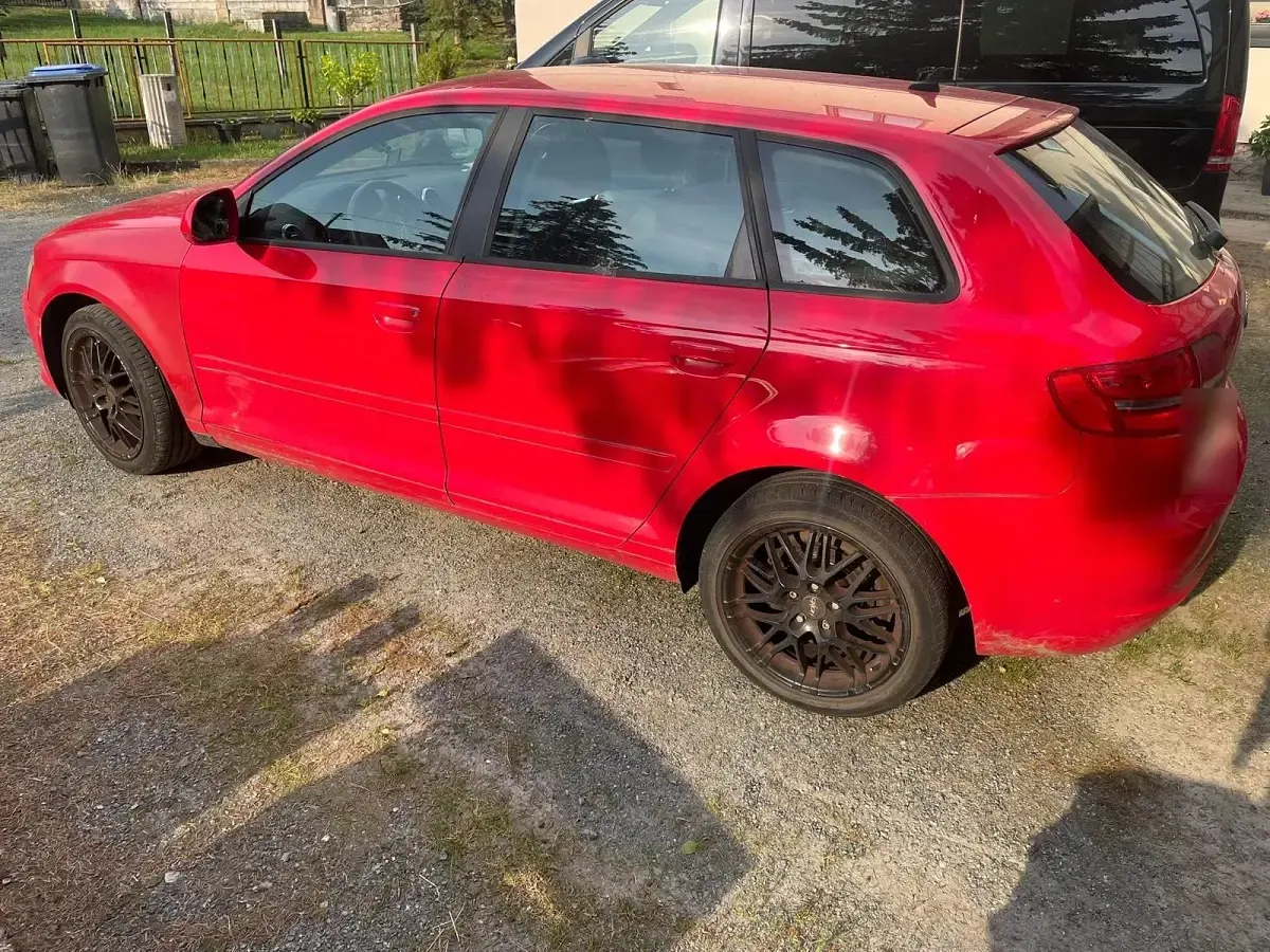 Gebraucht Audi A3 125 PS (91 kW) 2009 Rot Kleinwagen