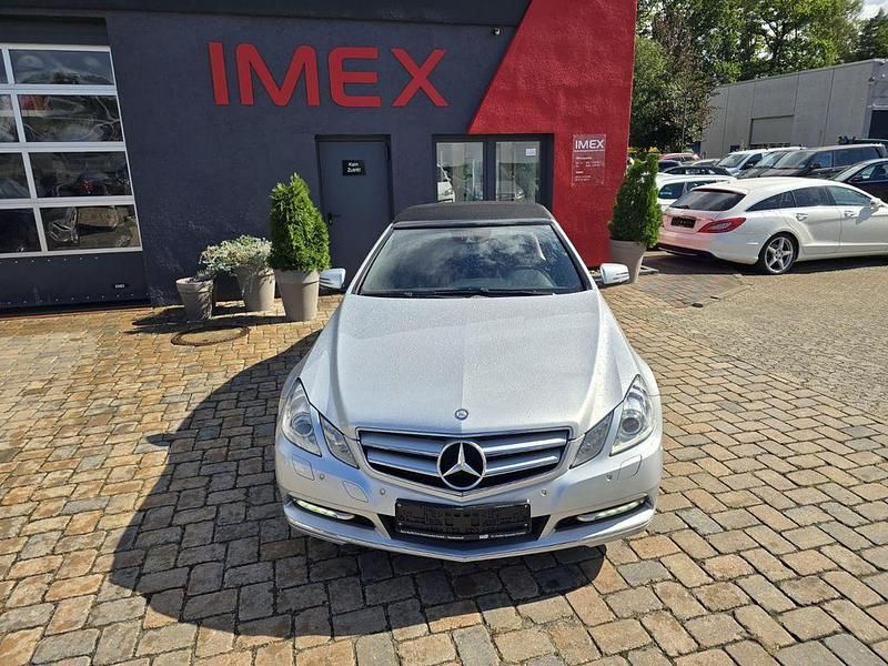 Gebraucht Mercedes E250 204 PS (150 kW) 2011 Silber Cabrio