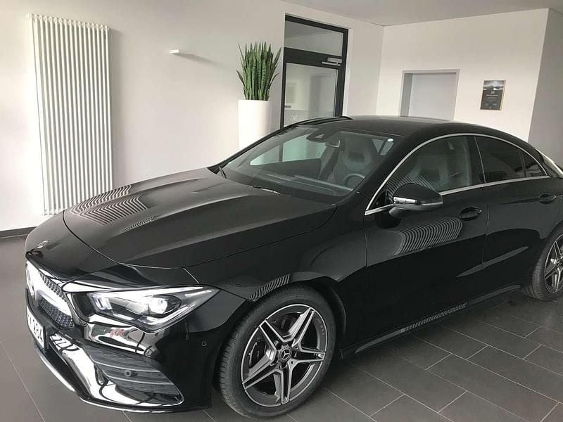 Schwarz Gebraucht 2019 Mercedes CLA220 Limousine | 27.900 € (Fairer Preis) - Bild 1/3