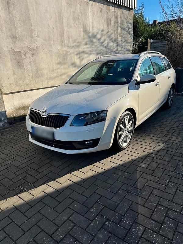 Gebraucht Skoda Octavia 150 PS (110 kW) 2014 Weiß Kleinwagen