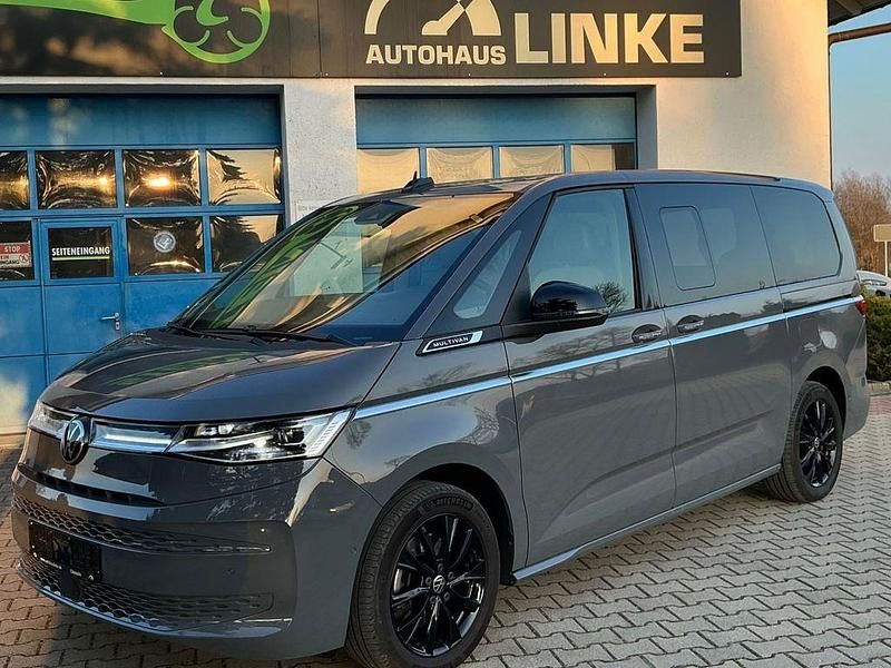 Gebraucht VW Multivan Style 150 PS (110 kW) 2024 Pure grey Van
