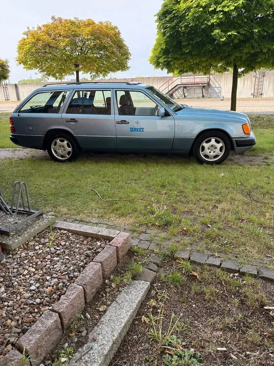 Usata Mercedes E250 94 CV (69 kW) 1990 Station wagon