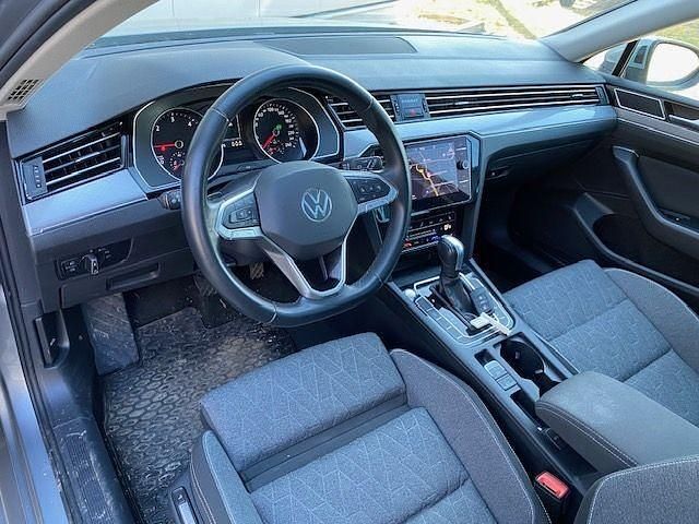 Gebraucht VW Passat S 150 PS (110 kW) 2023 Pyritsilber metallic Kombi