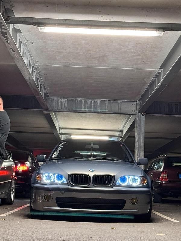 Gebraucht BMW 320 150 PS (110 kW) 2002 Grau Kombi