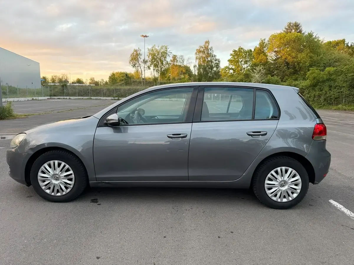 Second-hand VW Golf VI Comfortline 80 CP (58 kW) 2009 Gri Hatchback