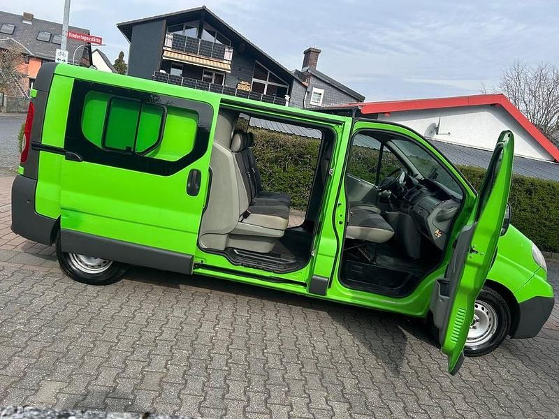 Gebraucht Opel Vivaro 145 PS (106 kW) 2011 Grün Van / Kleinbus