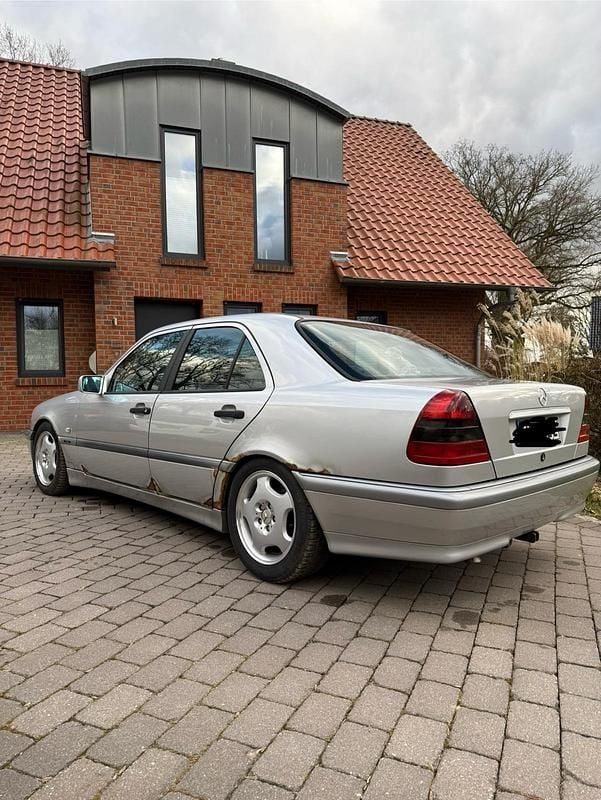 Gebraucht Mercedes C180 122 PS (89 kW) 1997 Silber Limousine