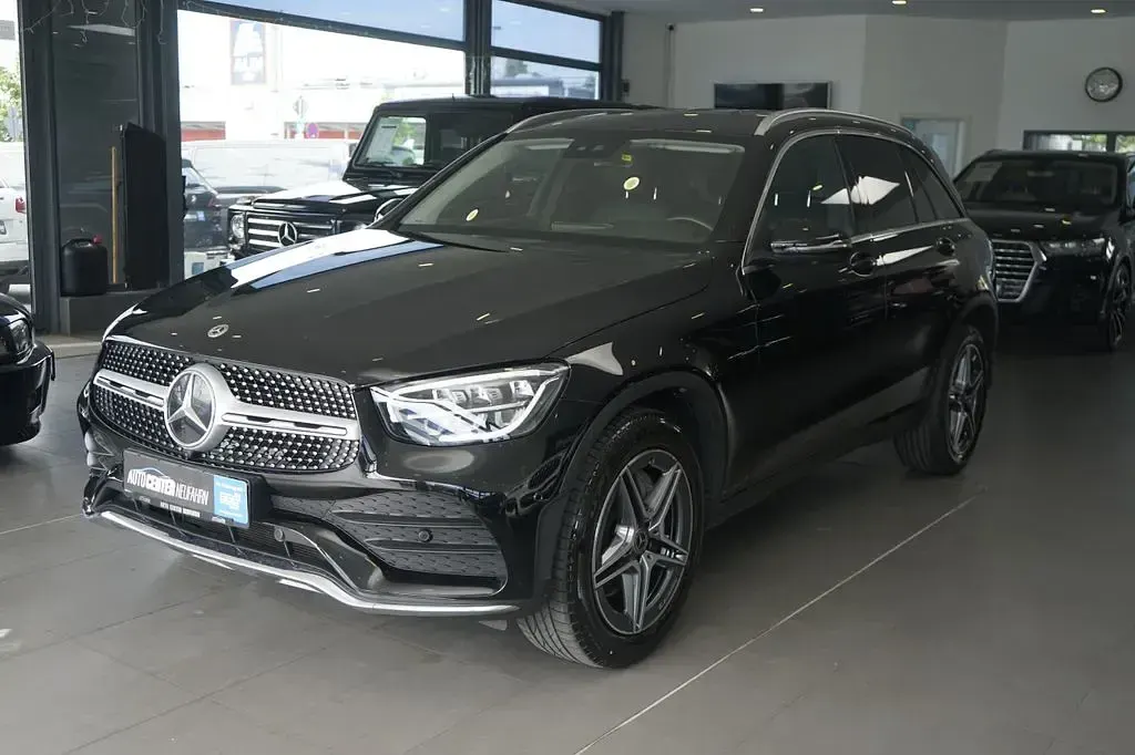 Gebraucht Mercedes GLC300 AMG line Plus 245 PS (180 kW) 2022 Schwarz SUV