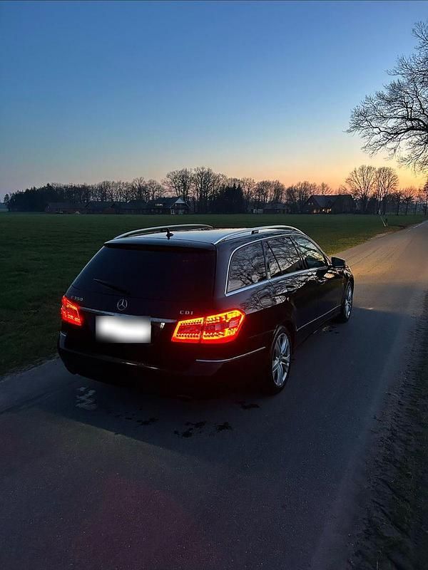 Gebraucht Mercedes E350 Elegance 231 PS (169 kW) 2009 Schwarz Kombi