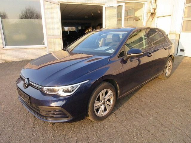 Atlantic blue metallic Gebraucht 2020 VW Golf VIII Life Limousine | 19.388 € (Fairer Preis) - Bild 1/4