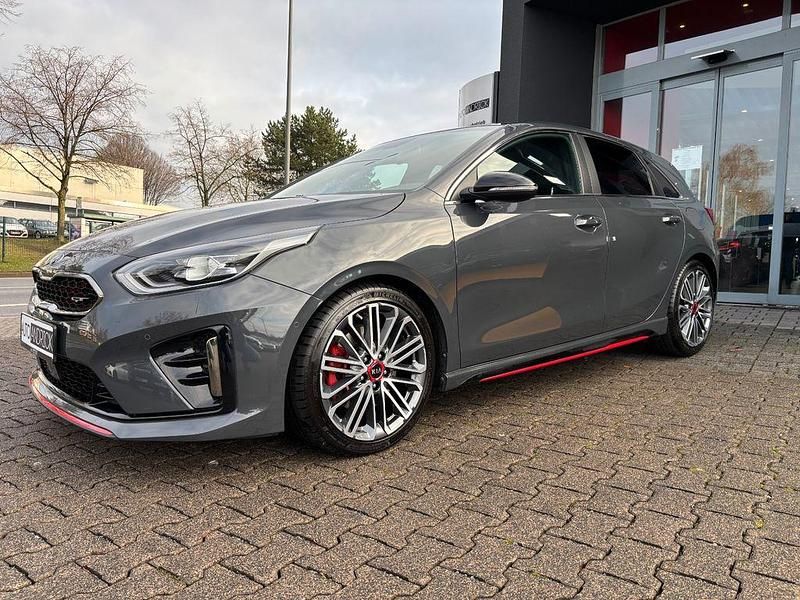 Pentametal grau Gebraucht 2020 Kia Ceed GT Limousine | 23.990 € (Fairer Preis) - Bild 1/4