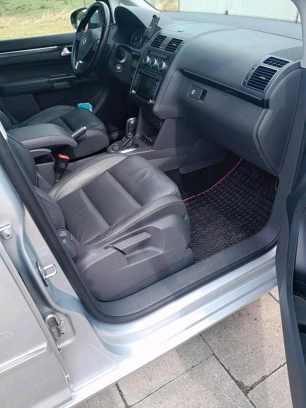 Silber Gebraucht 2015 VW Touran Van / Kleinbus | 14.500 € (Superpreis) - Bild 1/4