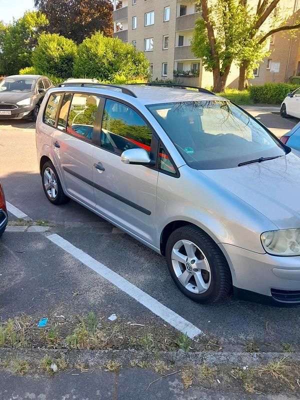 Silber Gebraucht 2004 VW Touran Van / Kleinbus | 2.900 € (Fairer Preis) - Bild 1/2