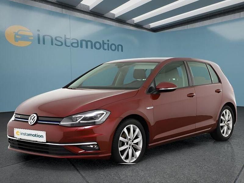 Gebraucht VW Golf VII 131 PS (96 kW) 2019 Rot Kleinwagen