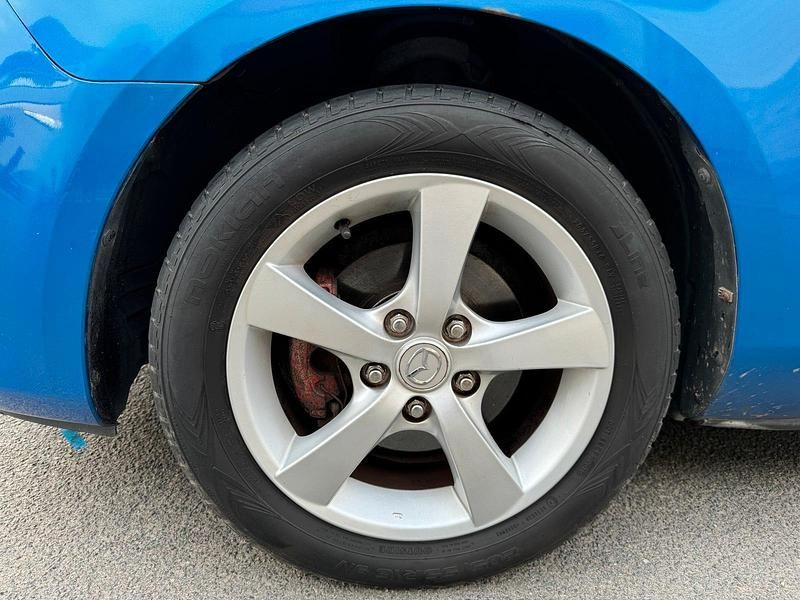 Second-hand Mazda 2 105 CP (77 kW) 2005 Albastru Hatchback