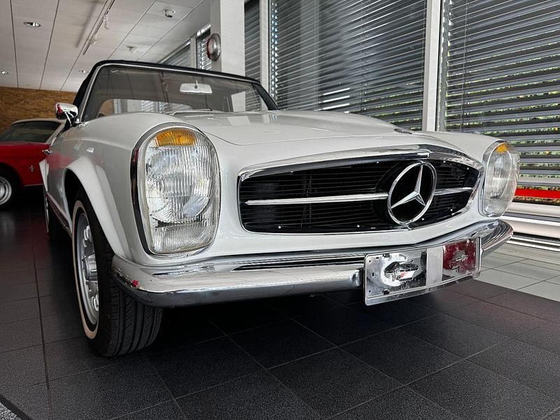 Gebraucht Mercedes 230 150 PS (110 kW) 1966 Weiß Cabrio