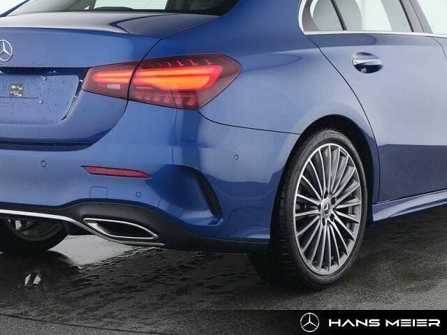 Gebraucht Mercedes A200 AMG 163 PS (119 kW) 2024 Lack spektralblau Limousine
