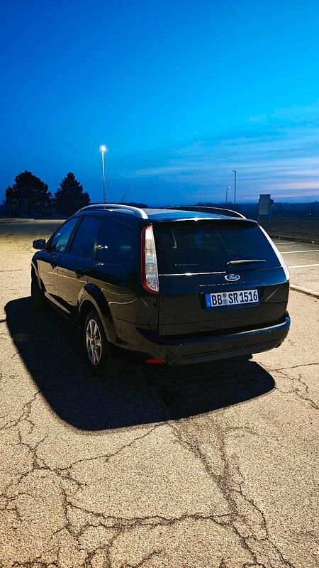 Gebraucht Ford Focus 125 PS (91 kW) 2009 Schwarz Kombi