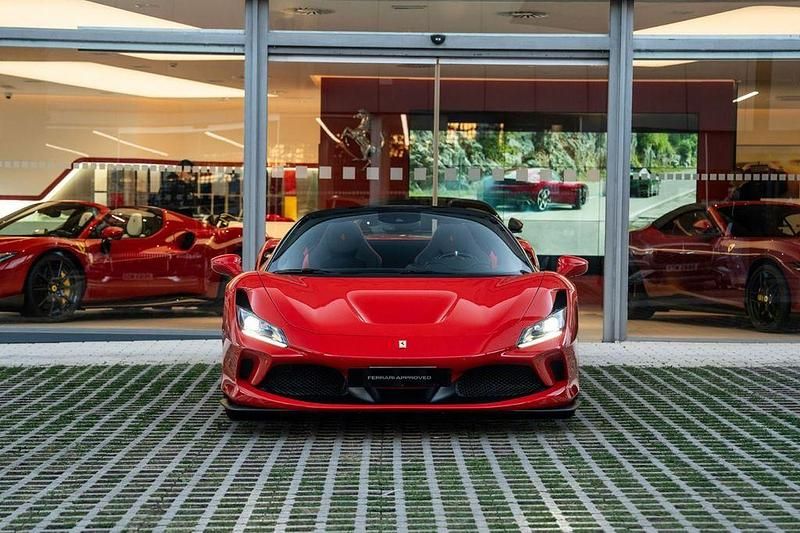 Gebraucht Ferrari F8 729 PS (536 kW) 2023 Rot
