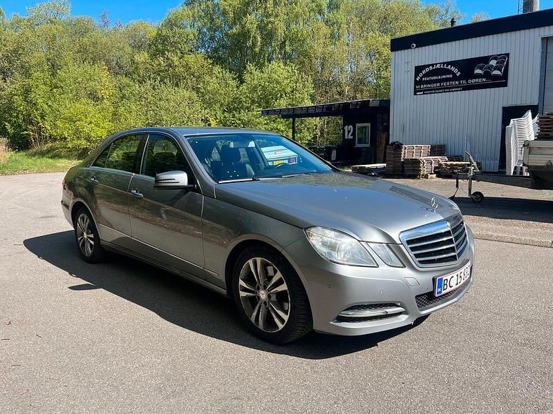 Second-hand Mercedes E300 204 CP (150 kW) 2013 Argintiu Berlinǎ