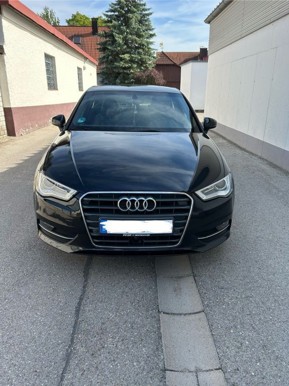 Schwarz Gebraucht 2013 Audi A3 S-Line Limousine | 12.998 € (Fairer Preis) - Bild 1/4
