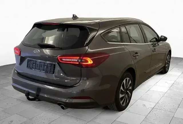 Gebraucht Ford Focus Titanium 120 PS (88 kW) 2022 Grau Limousine