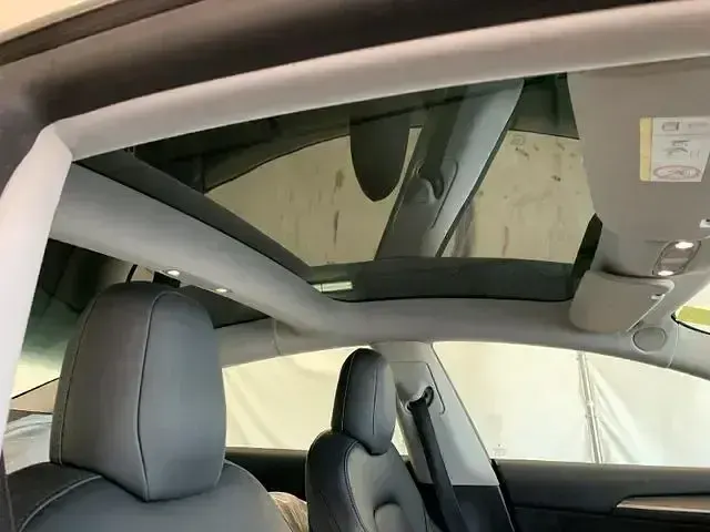 Gebraucht Tesla Model 3 366 kW (498 PS) 2022 Midnight silver metallic Limousine
