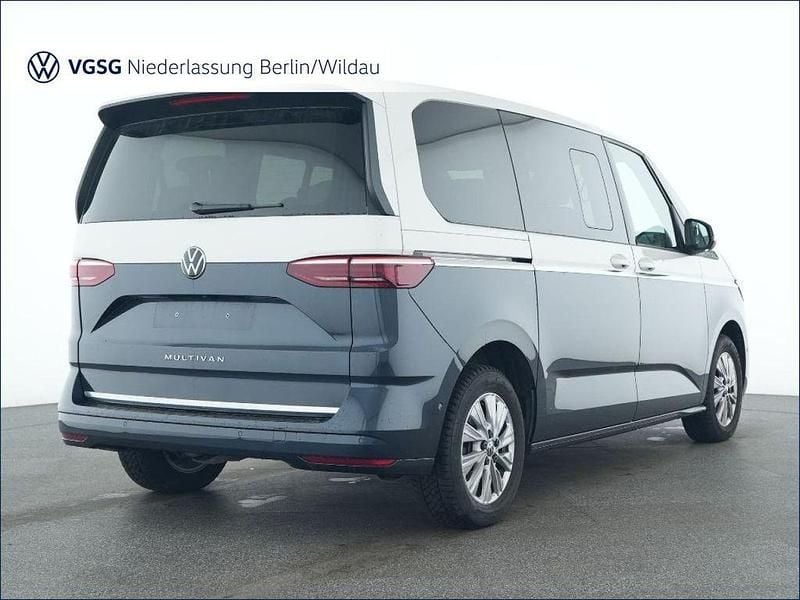 Gebraucht VW Multivan Life 204 PS (150 kW) 2025 Blau Van