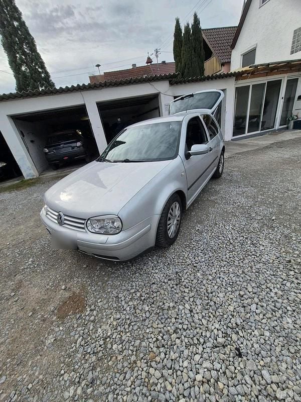 Gebraucht VW Golf IV 101 PS (74 kW) 2002 Silber Kleinwagen